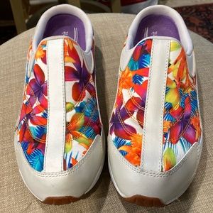 Easy Spirit Slip on Sneakers